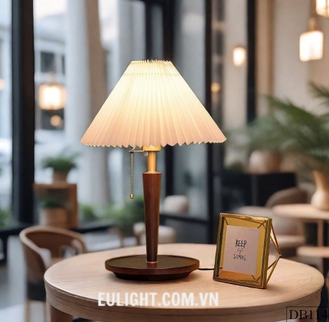 đèn bàn gỗ chao vải DBG177