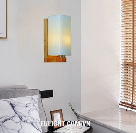 đèn tường chao vuông V024