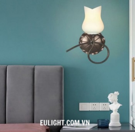 đèn gắn vách hình bông hoa NV8802A