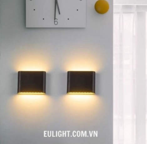 đèn hắt 2  chiều gắn tường vỏ trắng VNT2217