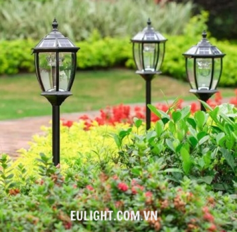 đèn ghim cỏ, bắt vách 7W thân đen dùng năng lượng mặt trời NL478