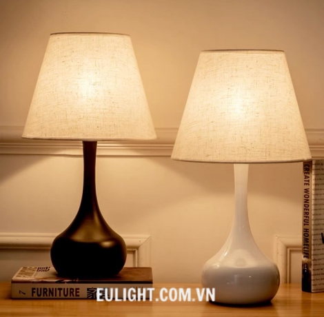 Đèn để bàn chao vải DB057 trắng