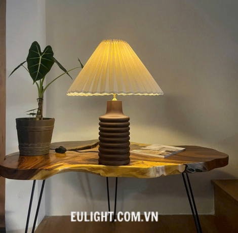 đèn bàn gỗ chao vải DBG163