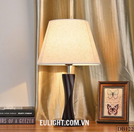 đèn bàn gỗ chao vải DBG178